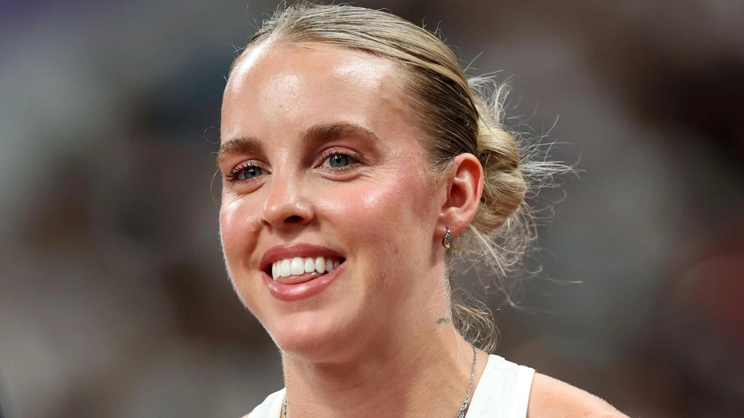 Hodgkinson Kicks off World Title Bid with Victory